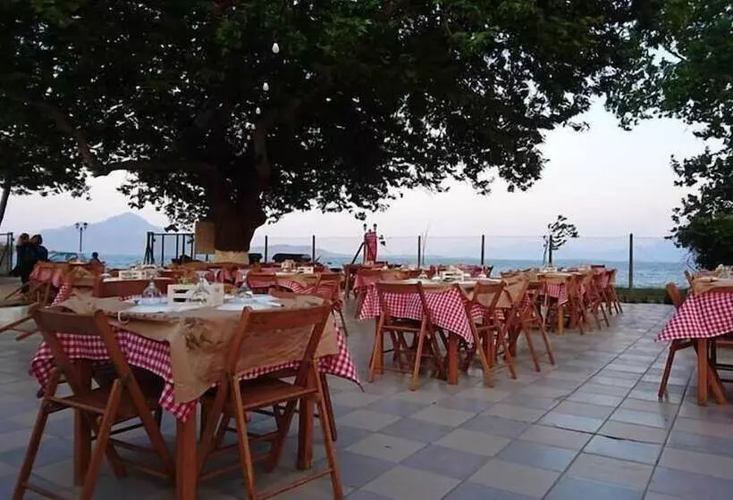 Hotelli Nisi Campsite