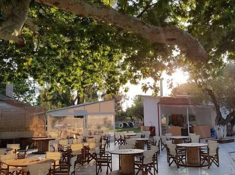 Hotelli Nisi Campsite