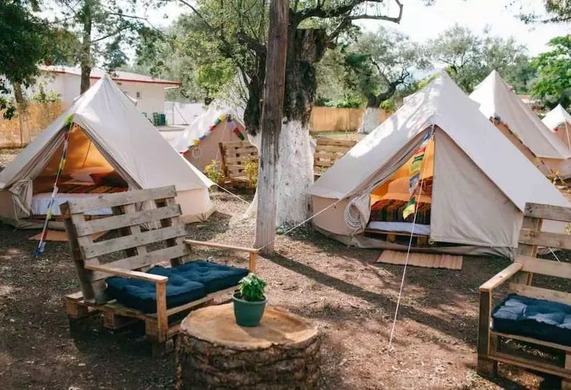 Hotelli Nisi Campsite