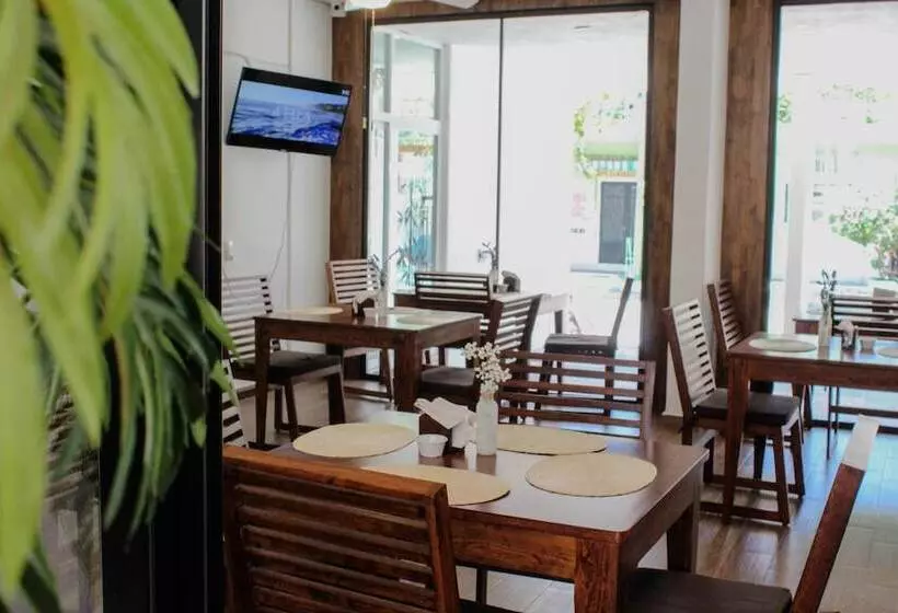 Hotelli Playa Del Rey