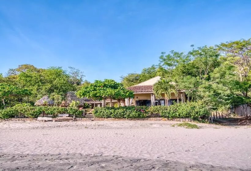 Majatalo La Veranera Guest House