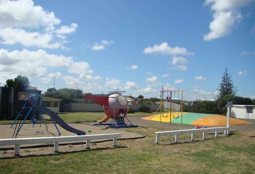 リゾートホテル Port Waikato Holiday Park