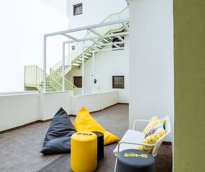 Amistat Island Hostel Ibiza Albergue Juvenil