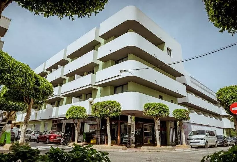 Amistat Island Hostel Ibiza   Albergue Juvenil