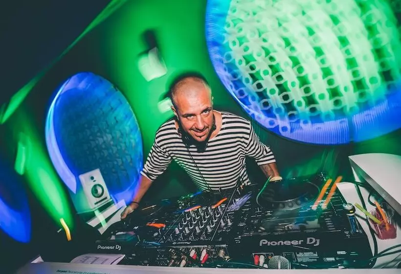 Amistat Island Hostel Ibiza   Albergue Juvenil