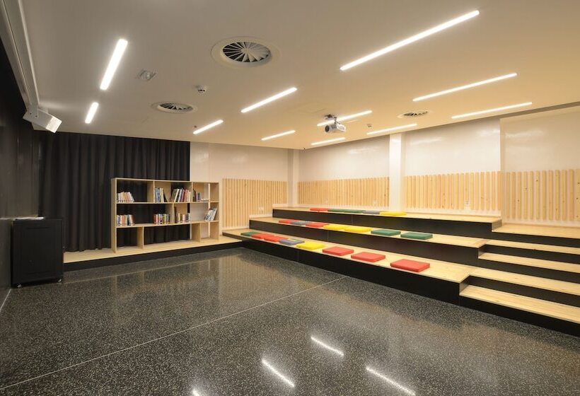 Amistat Island Hostel Ibiza Albergue Juvenil