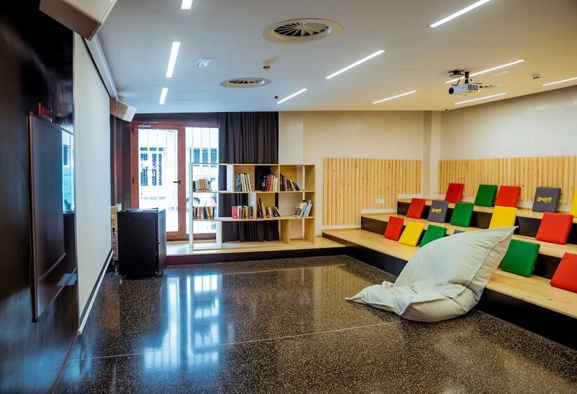 Amistat Island Hostel Ibiza Albergue Juvenil