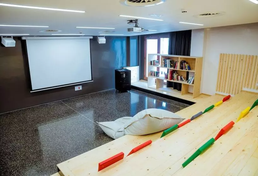 Amistat Island Hostel Ibiza   Albergue Juvenil