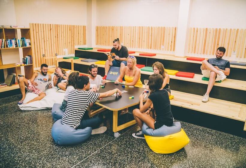 Amistat Island Hostel Ibiza Albergue Juvenil