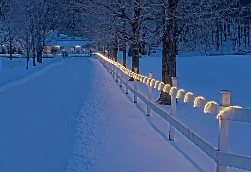 Aamiaismajoitus (B&B) Inn At Silver Maple Farm