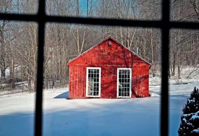 Aamiaismajoitus (B&B) Inn At Silver Maple Farm