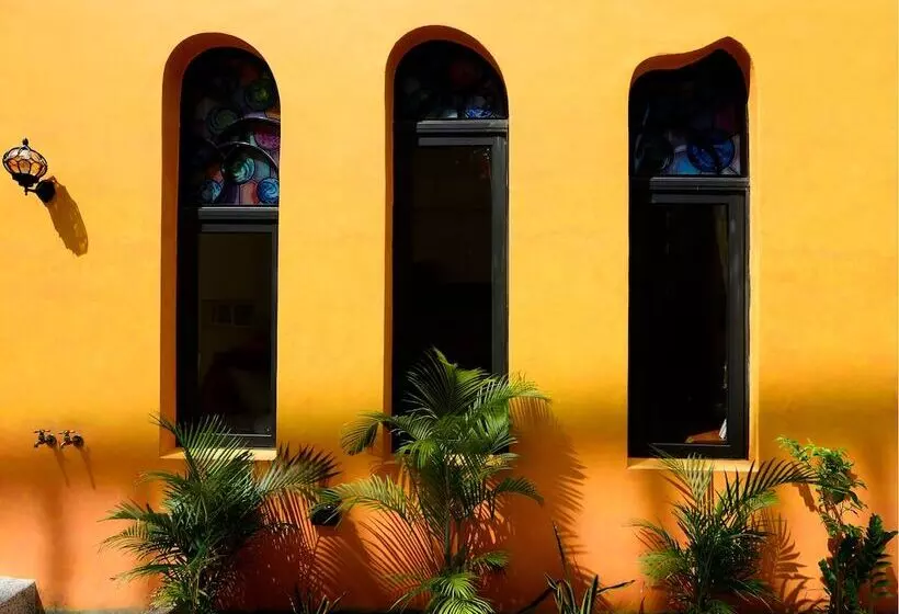 تختخواب و صبحانه Moon Star Villa