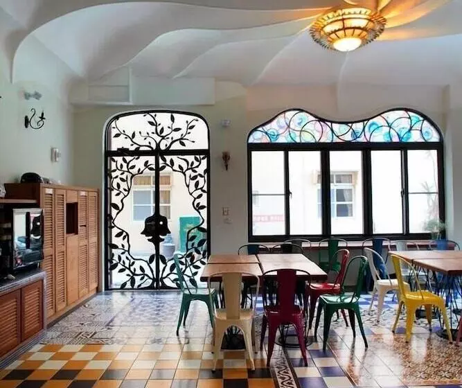 تختخواب و صبحانه Moon Star Villa