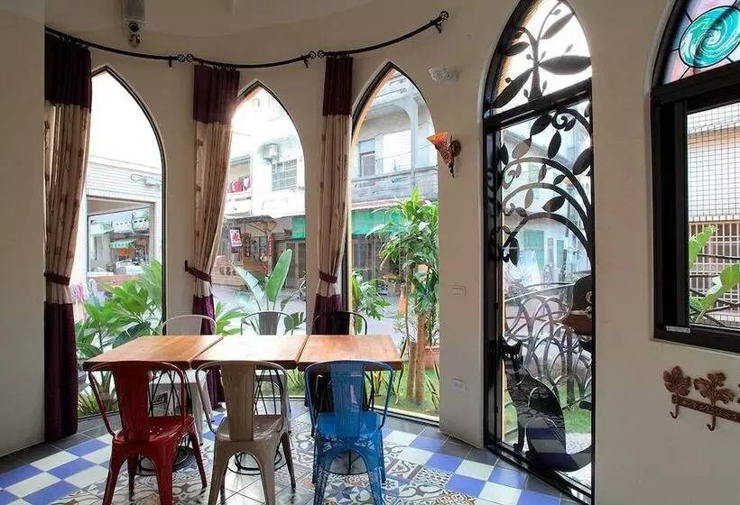 تختخواب و صبحانه Moon Star Villa
