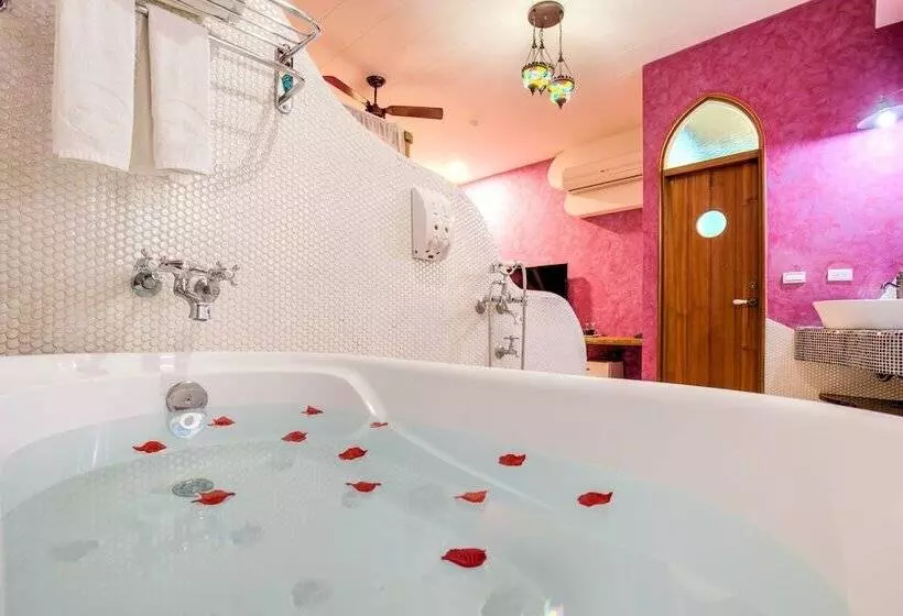 تختخواب و صبحانه Moon Star Villa