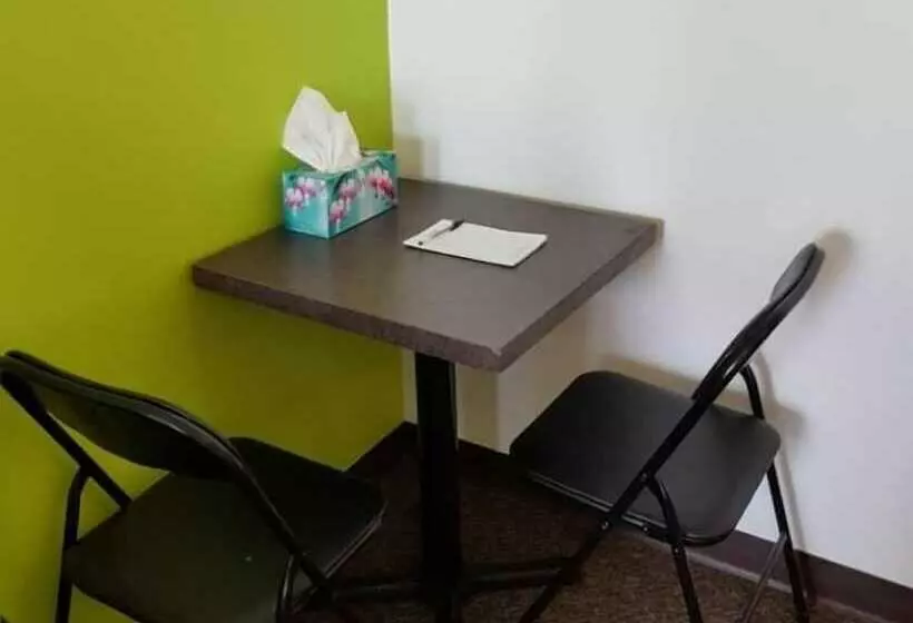 Elk Point Motel & Rv Park