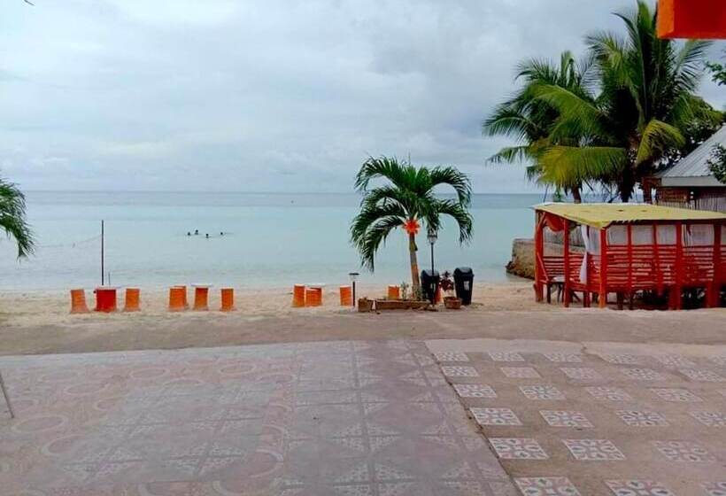 Hotel Aizawa Beach Resort