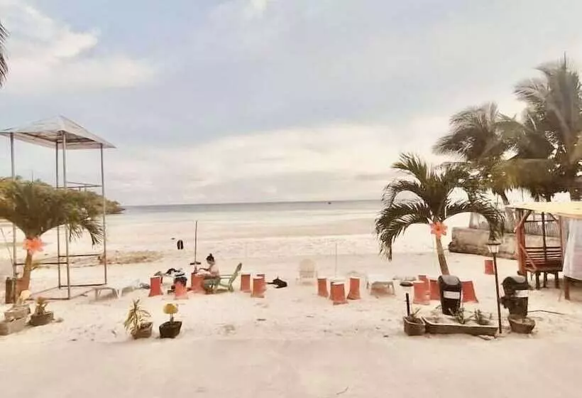 Hotelli Aizawa Beach Resort