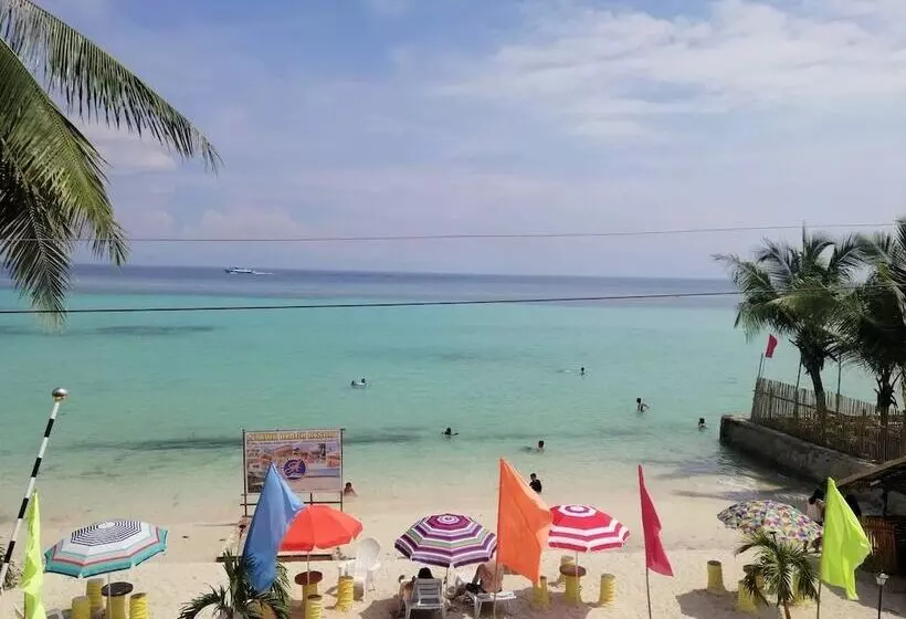 Hotelli Aizawa Beach Resort