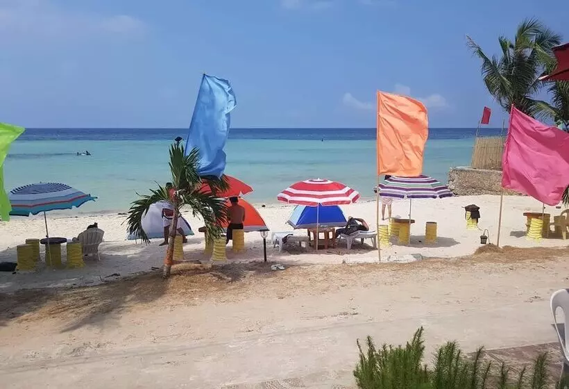 Hotelli Aizawa Beach Resort