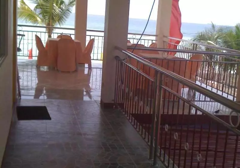 Hotelli Aizawa Beach Resort