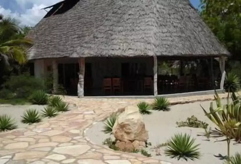 هتل Caliente Beach Lodge