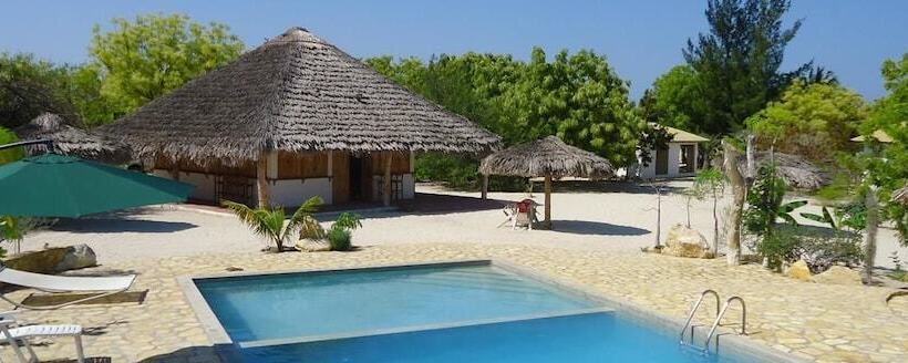 هتل Caliente Beach Lodge