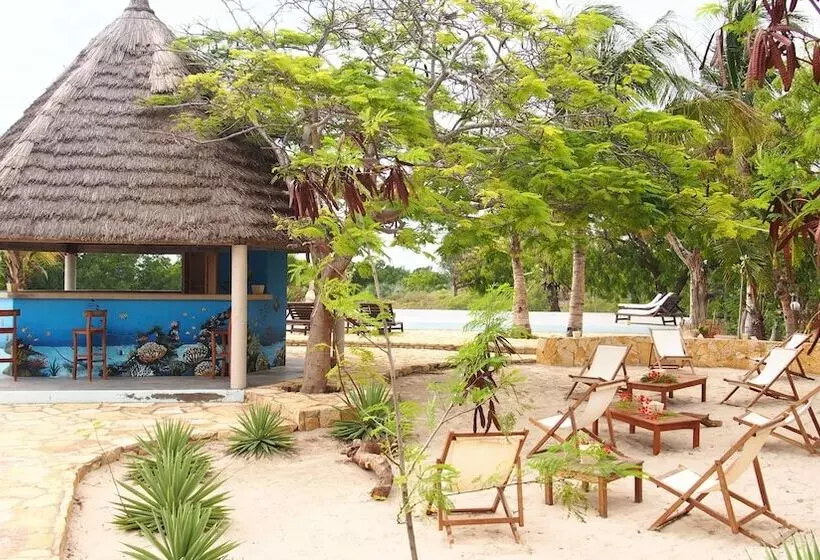 هتل Caliente Beach Lodge