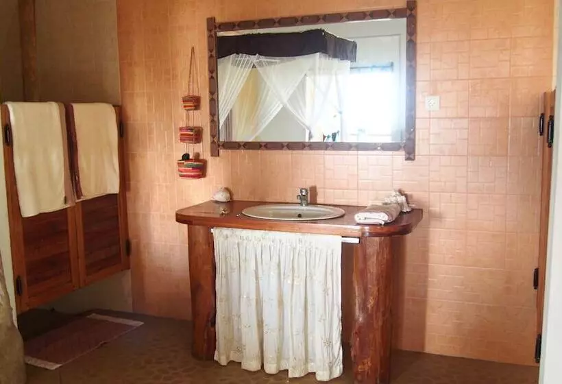 هتل Caliente Beach Lodge