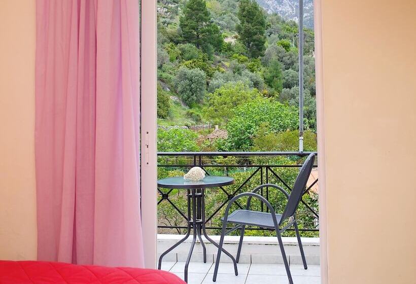 Hotel Kapougiati Studios