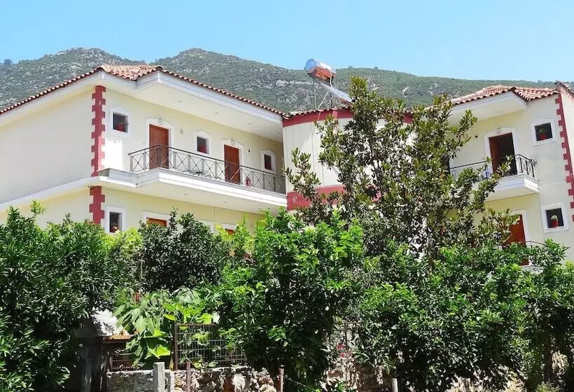 Hôtel Kapougiati Studios