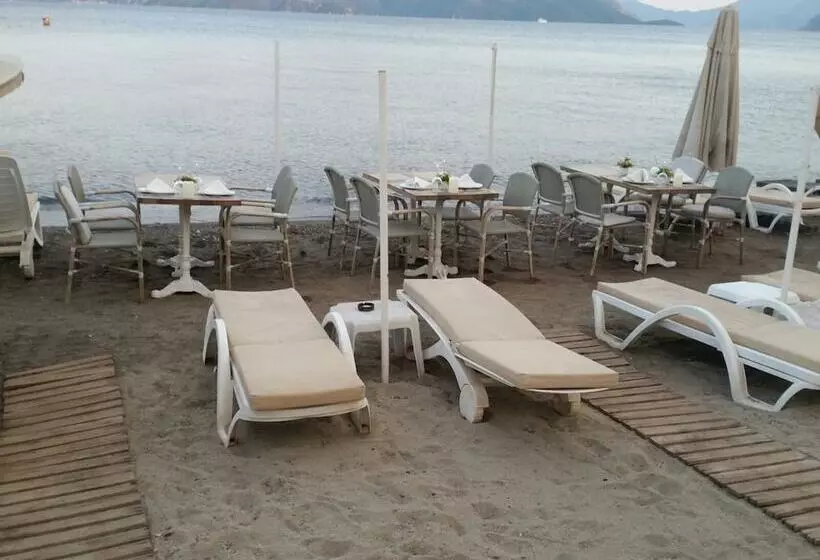 هتل La Vita Beach