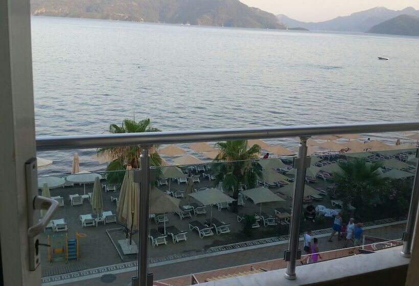 فندق La Vita Beach