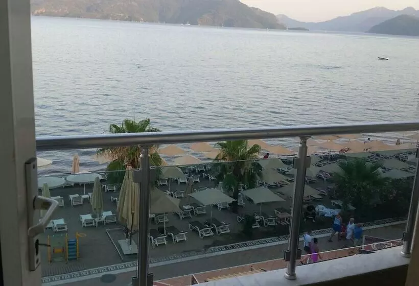 هتل La Vita Beach