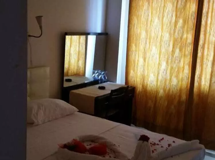 هتل La Vita Beach