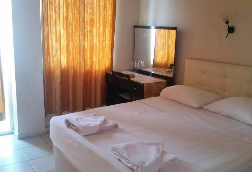 هتل La Vita Beach