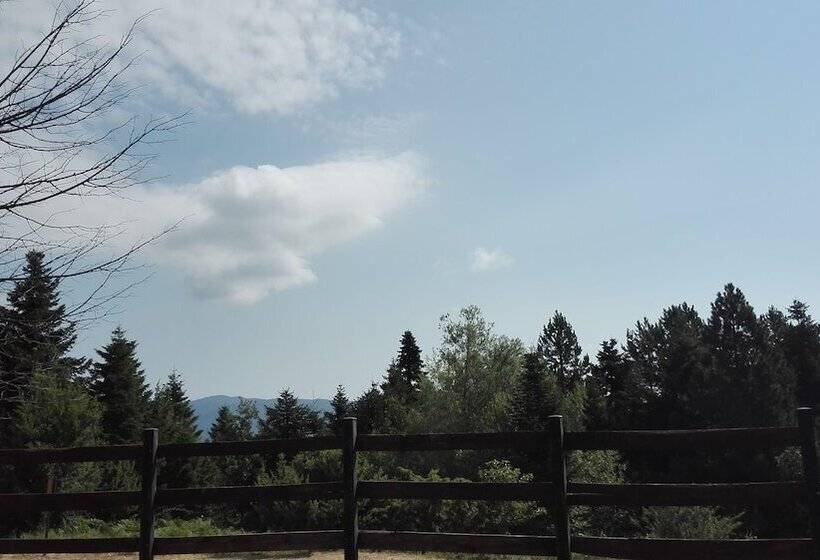 فندق Livadaki Village