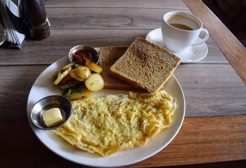 هتل Miraaya Wellness