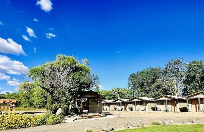 فندق Moosehead Lodge & Cabins