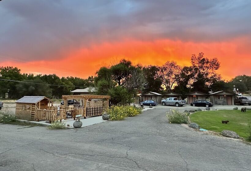 فندق Moosehead Lodge & Cabins