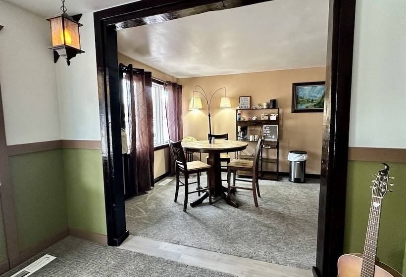 فندق Moosehead Lodge & Cabins