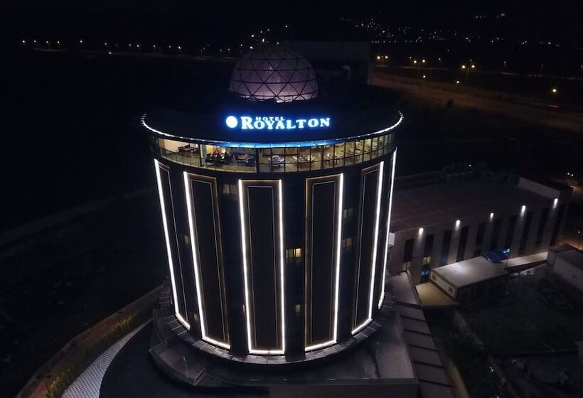 בית מלון כפרי Royalton