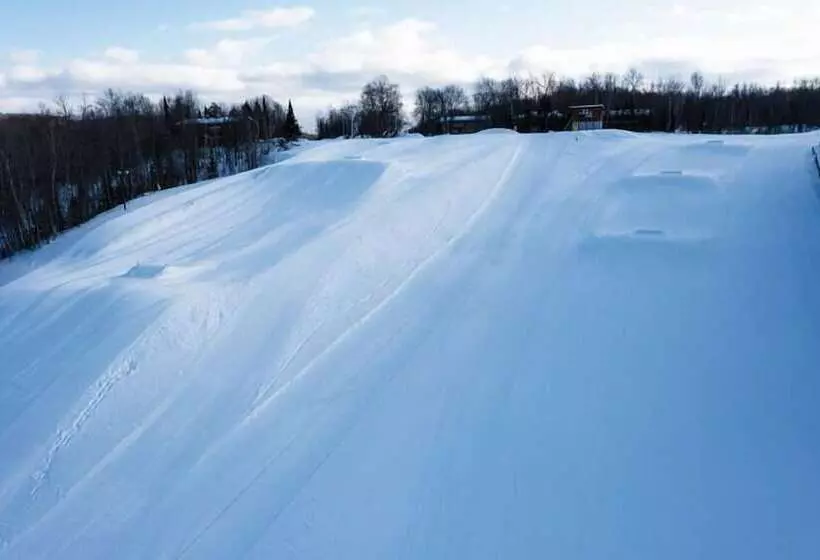 Hotelli Snowriver Mountain Resort