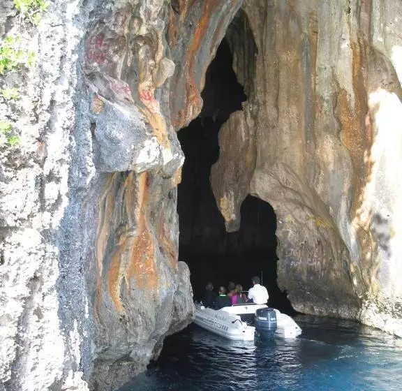 هتل Tongan Beach Resort