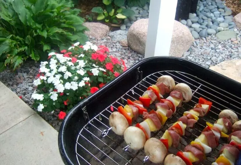 Loya S Little House Bed & Breakfast