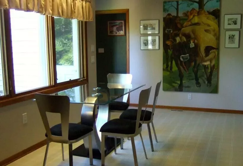 Loya S Little House Bed & Breakfast