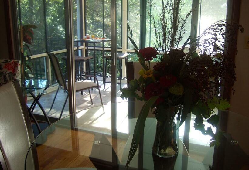 Loya S Little House Bed & Breakfast