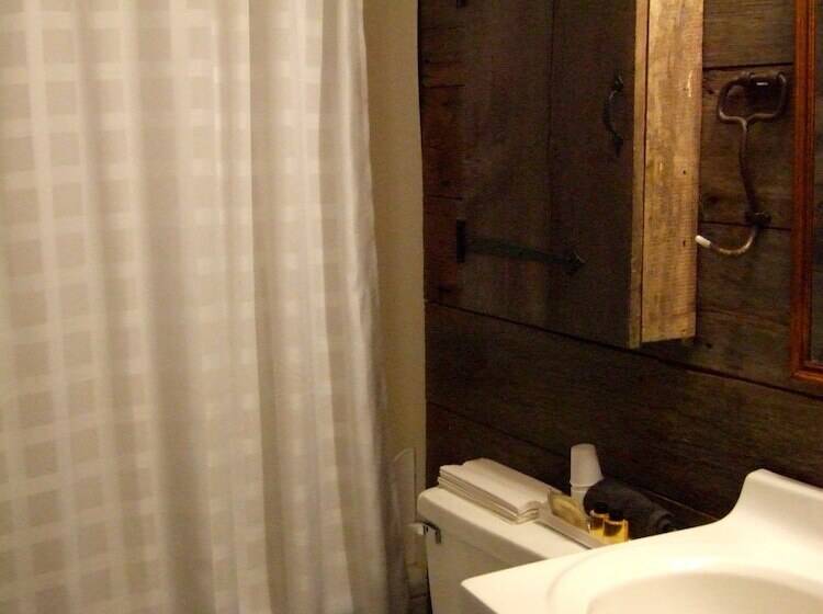 Loya S Little House Bed & Breakfast