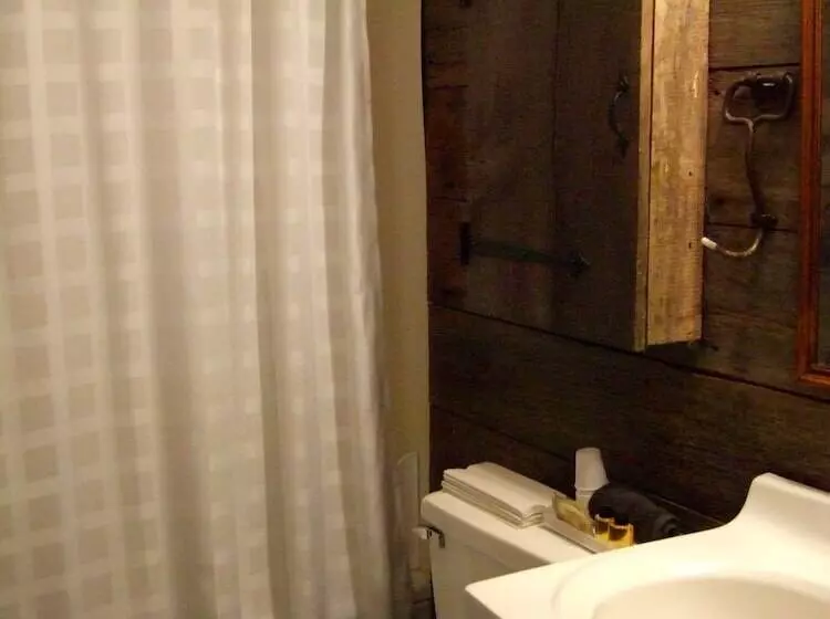 Loya S Little House Bed & Breakfast