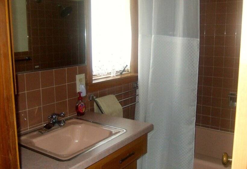 Loya S Little House Bed & Breakfast